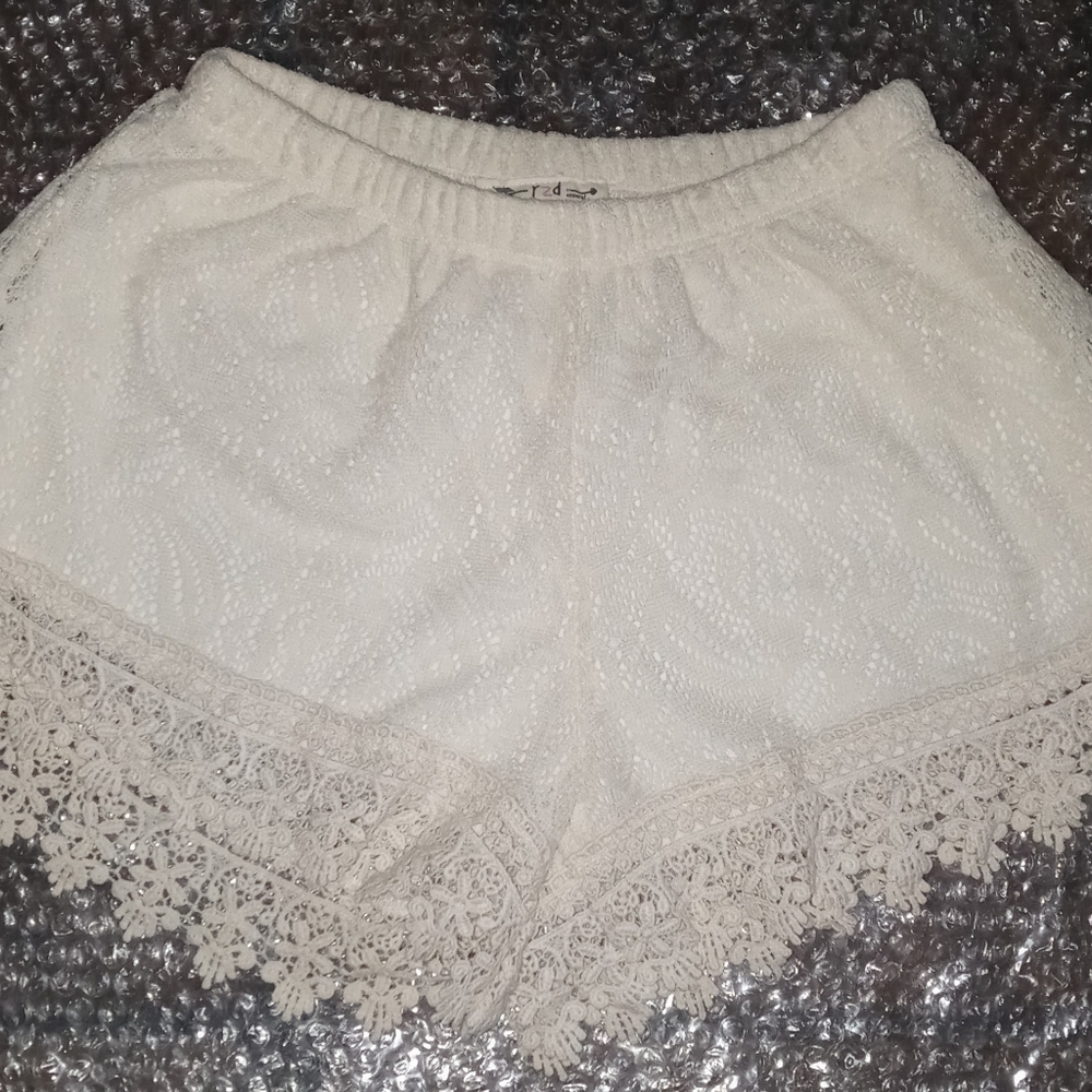 Cream lace shorts